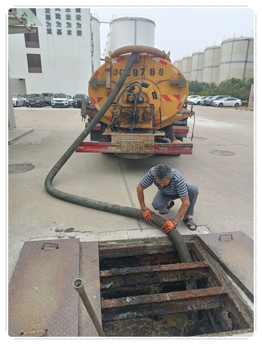 杨市办事处隔油池清掏